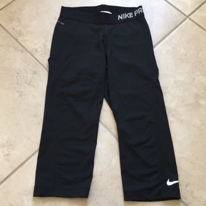 Nike Pro Crop Workout Leggings